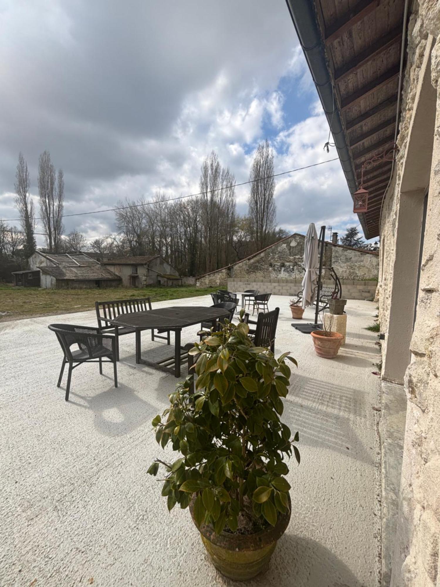 Отель Fantastic Petit Beauval Saint-Sulpice-et-Cameyrac Экстерьер фото